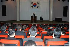 2005년에는 최고의 전문성을 갖춘 세계적 식품 기관으로 도약하자!